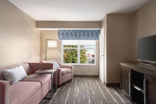 Hampton Inn & Suites Fort Wayne-North - image 12