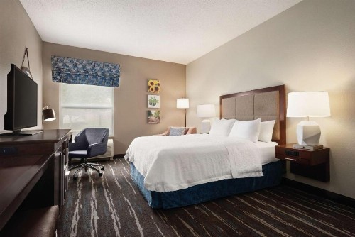 Hampton Inn & Suites Fort Wayne-North - image 14