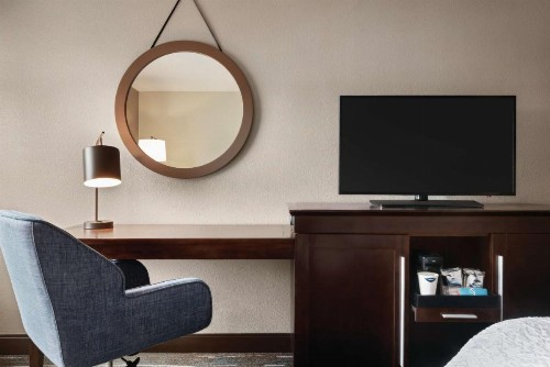 Hampton Inn & Suites Fort Wayne-North - image 17
