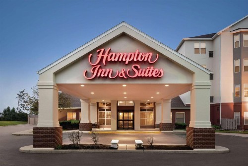 Hampton Inn & Suites Fort Wayne-North - image 2