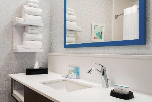 Hampton Inn & Suites Fort Wayne-North - image 23