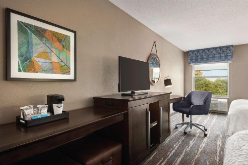 Hampton Inn & Suites Fort Wayne-North - image 24