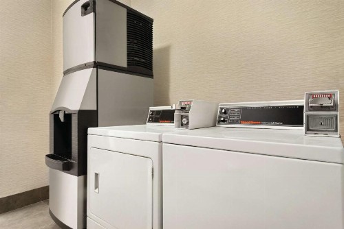 Hampton Inn & Suites Fort Wayne-North - image 25