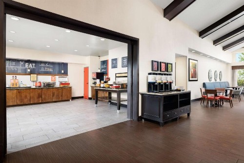 Hampton Inn & Suites Fort Wayne-North - image 32