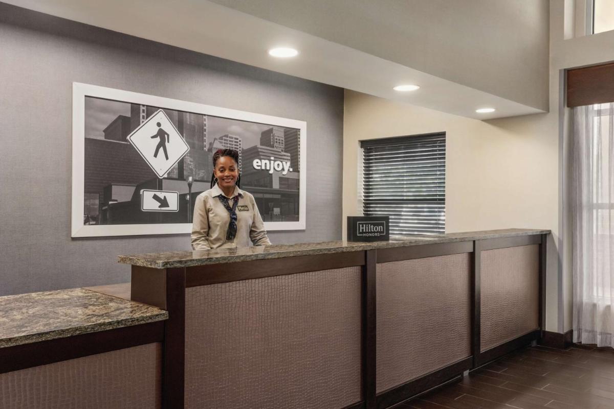 Hampton Inn & Suites Fort Wayne-North - image 6