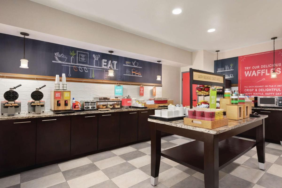 Hampton Inn & Suites Fort Wayne-North - image 7