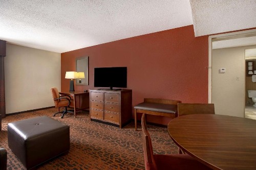 Hampton Inn Fort Wayne-Southwest - image 31