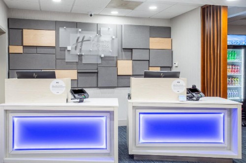 Holiday Inn Express Hotel & Suites Fort Wayne an IHG Hotel - image 10