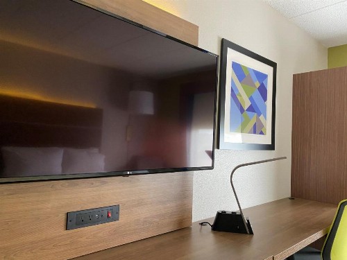 Holiday Inn Express Hotel & Suites Fort Wayne an IHG Hotel - image 21