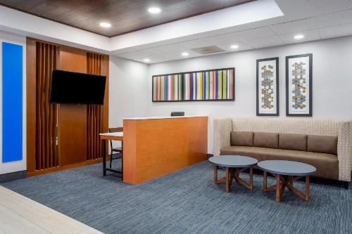 Holiday Inn Express Hotel & Suites Fort Wayne an IHG Hotel - image 29