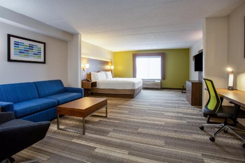 Holiday Inn Express Hotel & Suites Fort Wayne an IHG Hotel - image 34