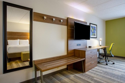 Holiday Inn Express Hotel & Suites Fort Wayne an IHG Hotel - image 6