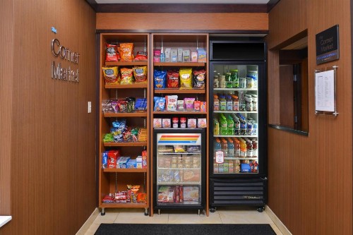Fairfield Inn and Suites by Marriott Fort Wayne - image 12