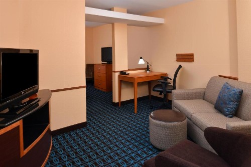 Fairfield Inn and Suites by Marriott Fort Wayne - image 13