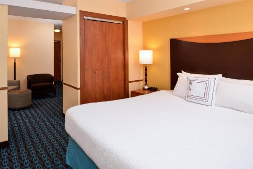 Fairfield Inn and Suites by Marriott Fort Wayne - image 28