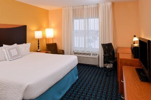 Fairfield Inn and Suites by Marriott Fort Wayne - image 5
