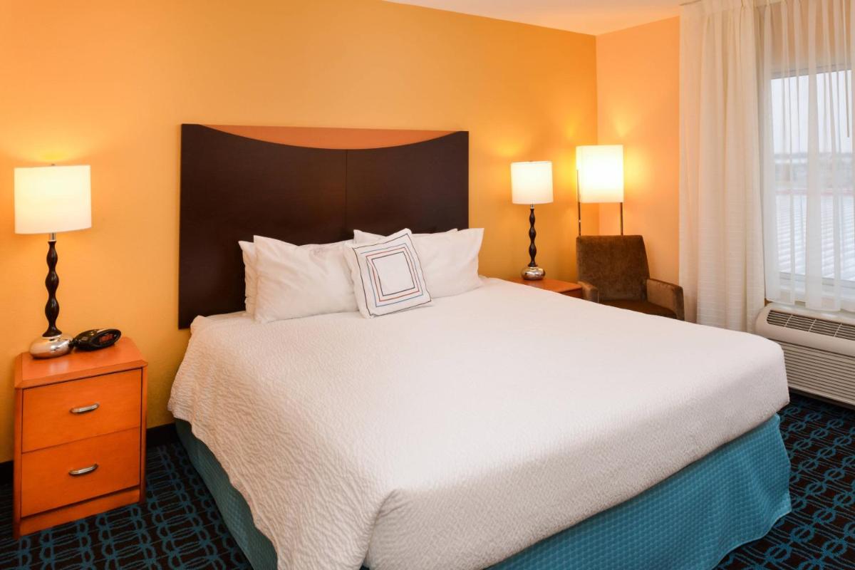 Fairfield Inn and Suites by Marriott Fort Wayne - image 7