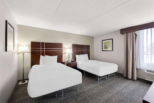 Best Western Luxbury Inn Fort Wayne - image 11
