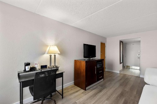Best Western Luxbury Inn Fort Wayne - image 14