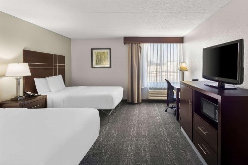 Best Western Luxbury Inn Fort Wayne - image 16
