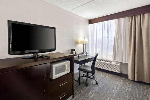 Best Western Luxbury Inn Fort Wayne - image 19