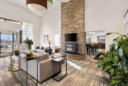 Best Western Luxbury Inn Fort Wayne - image 2