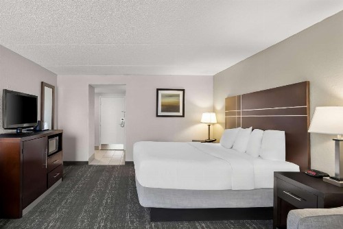 Best Western Luxbury Inn Fort Wayne - image 24