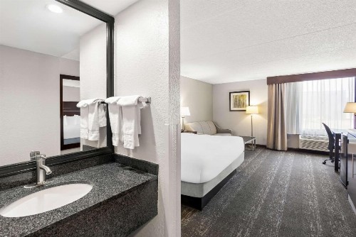 Best Western Luxbury Inn Fort Wayne - image 25