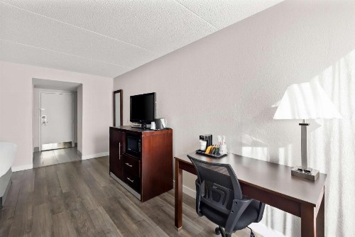 Best Western Luxbury Inn Fort Wayne - image 28
