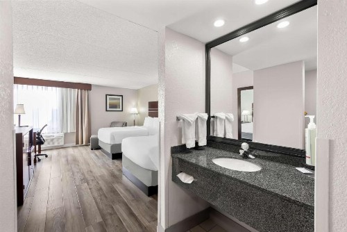 Best Western Luxbury Inn Fort Wayne - image 29