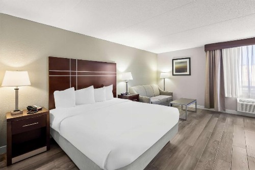 Best Western Luxbury Inn Fort Wayne - image 3