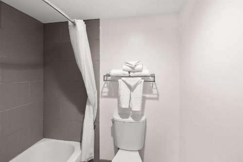 Best Western Luxbury Inn Fort Wayne - image 30