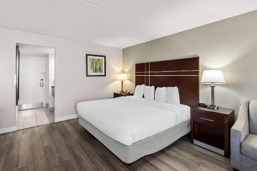 Best Western Luxbury Inn Fort Wayne - image 31