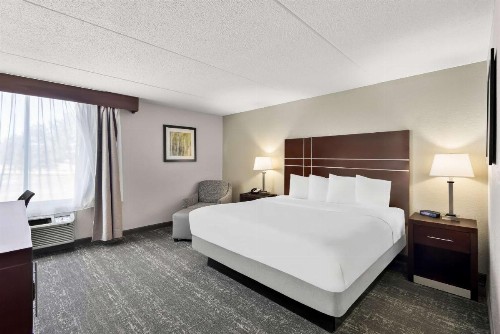Best Western Luxbury Inn Fort Wayne - image 40