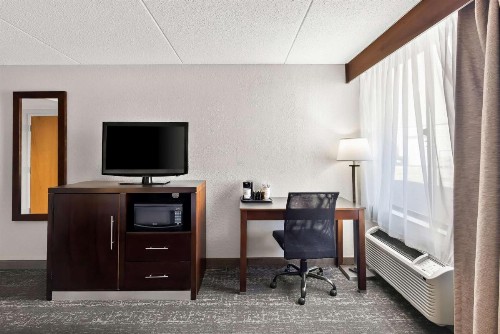 Best Western Luxbury Inn Fort Wayne - image 42