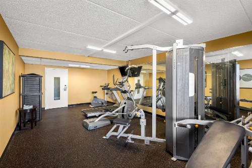 Best Western Luxbury Inn Fort Wayne - image 49