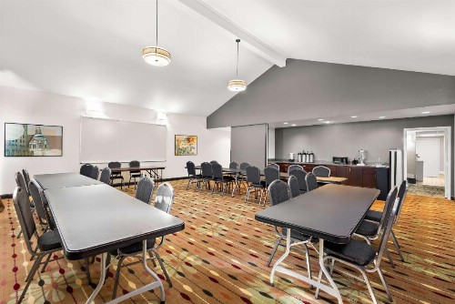 Best Western Luxbury Inn Fort Wayne - image 50