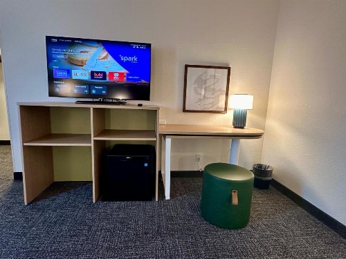 Comfort Inn near I-69 and Washington Center Road - image 15