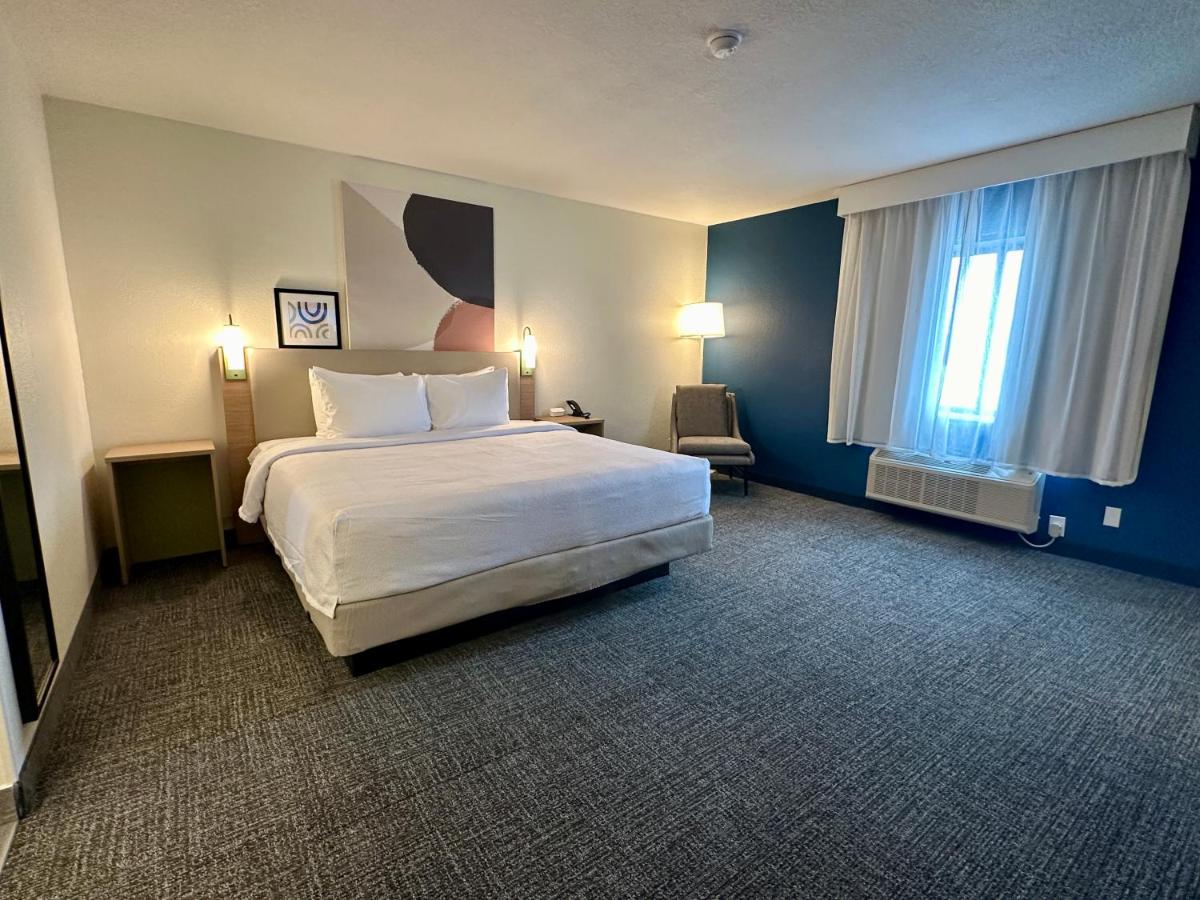 Comfort Inn near I-69 and Washington Center Road - image 2
