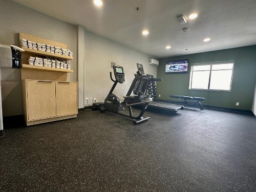 Comfort Inn near I-69 and Washington Center Road - image 4