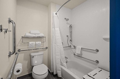 Comfort Inn near I-69 and Washington Center Road - image 48