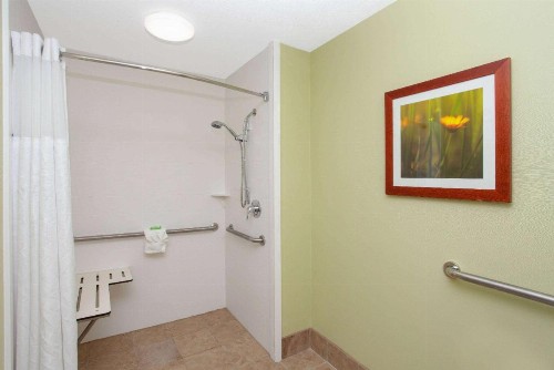 Wyndham Garden Fort Wayne - image 13
