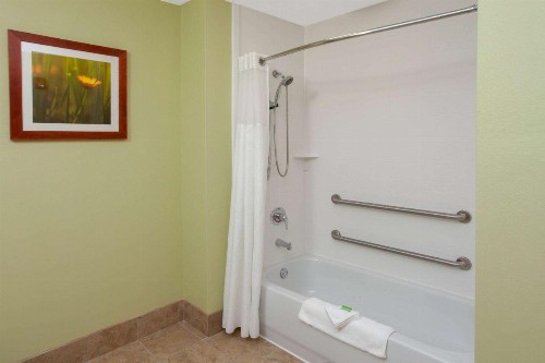 Wyndham Garden Fort Wayne - image 14