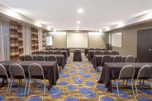 Wyndham Garden Fort Wayne - image 16