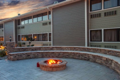 Wyndham Garden Fort Wayne - image 21