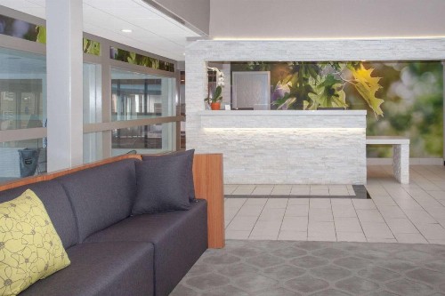Wyndham Garden Fort Wayne - image 3