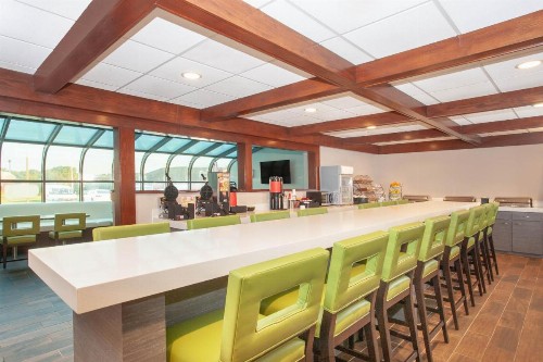 Wyndham Garden Fort Wayne - image 31