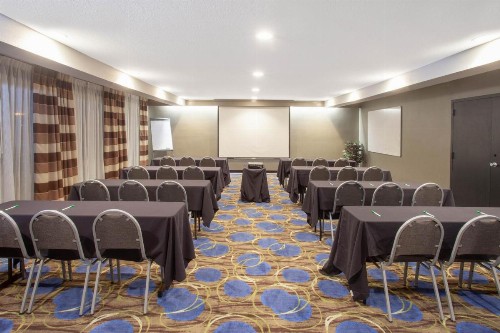 Wyndham Garden Fort Wayne - image 34