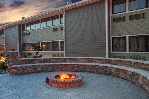 Wyndham Garden Fort Wayne - image 37