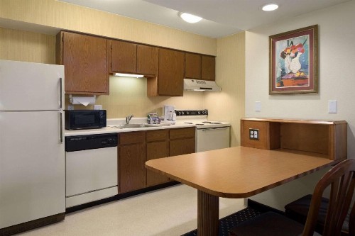 Hawthorn Suites - Fort Wayne - image 24